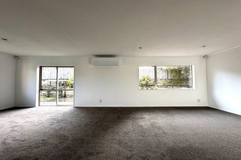 Photo of property in 3 Chesterton Terrace, Henderson, Auckland, 0612