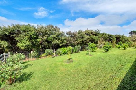 Photo of property in 41 Omana Avenue, Shelly Beach, Helensville, 0874