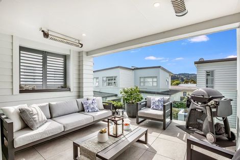 Photo of property in 5 Lucern Lane, Petone, Lower Hutt, 5012