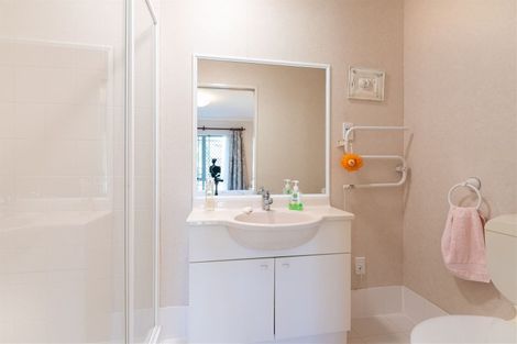 Photo of property in 8 Ryehill Close, New Lynn, Auckland, 0600