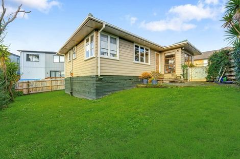 Photo of property in 1a Glenford Lane, Te Atatu Peninsula, Auckland, 0610