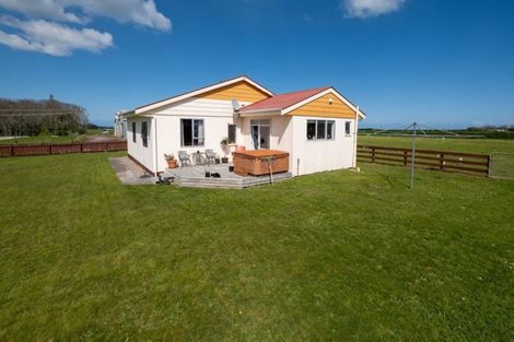 Photo of property in 2304 Skeet Road, Auroa, Hawera, 4678