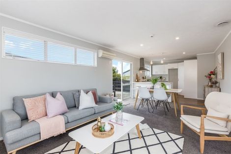 Photo of property in 41 Cleat Street, Whitby, Porirua, 5024