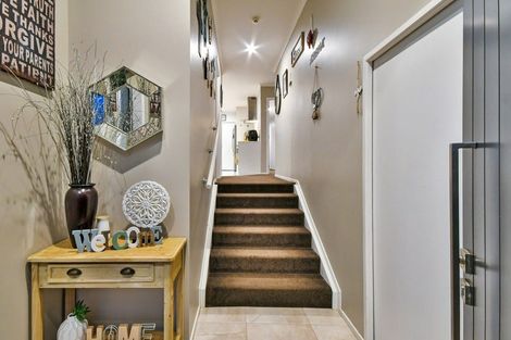 Photo of property in 19 Raithburn Terrace, Pokeno, 2402