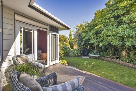 Photo of property in 10 Edwards Place, Terrace End, Palmerston North, 4410