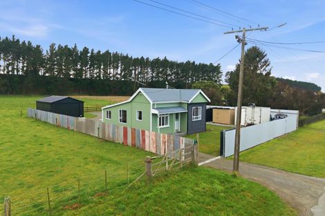 Photo of property in 24 Queen Street, Pareora, 7912