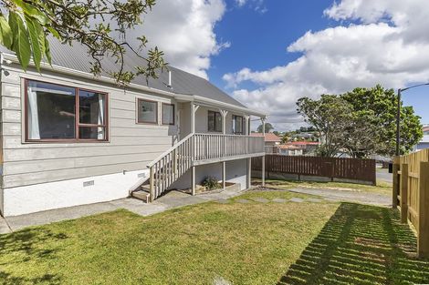 Photo of property in 8 Sombrero View, Ascot Park, Porirua, 5024