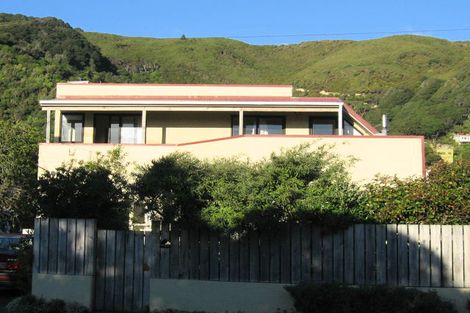 Photo of property in 31 Pukatea Street, Eastbourne, Lower Hutt, 5013