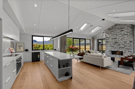 Photo of property in 9 Morepork Way, Arthurs Point, Queenstown, 9371