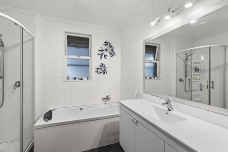 Photo of property in 95 Manu Crescent, Upper Vogeltown, New Plymouth, 4310