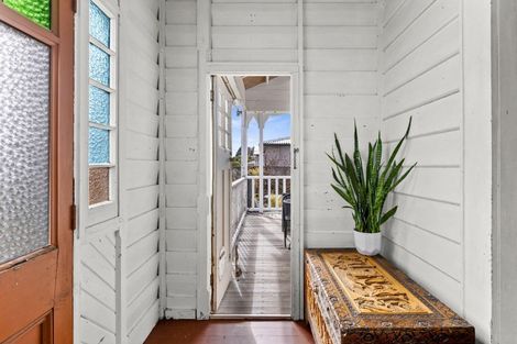 Photo of property in 18 Lee Road, Taradale, Napier, 4112