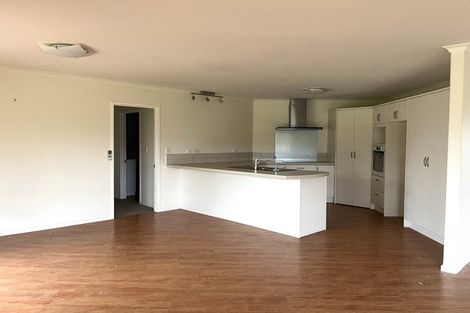 Photo of property in 27 Carrington Drive, Carterton, 5713