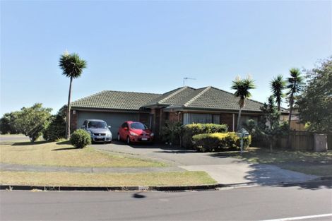 Photo of property in 5 Sandwick Drive, Weymouth, Auckland, 2103