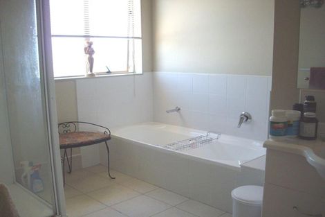 Photo of property in 24 Stranraer Crescent, Wattle Downs, Auckland, 2103