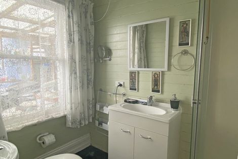 Photo of property in 11 May Street, Waiwera South, Clinton, 9584