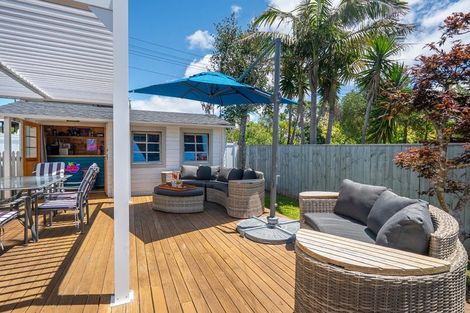Photo of property in 1/24 Toroa Street, Torbay, Auckland, 0630