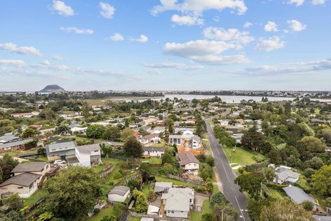 Photo of property in 16 Kingswood Road, Brookfield, Tauranga, 3110