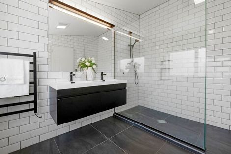 Photo of property in 36a Onepoto Road, Hauraki, Auckland, 0622