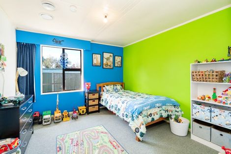 Photo of property in 9 Russell Esplanade, Otautau, 9610