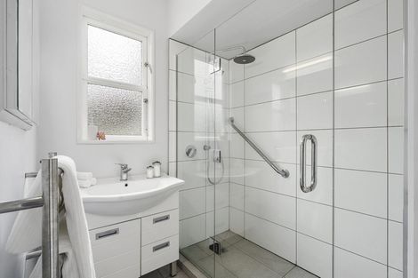 Photo of property in 330 Karori Road, Karori, Wellington, 6012