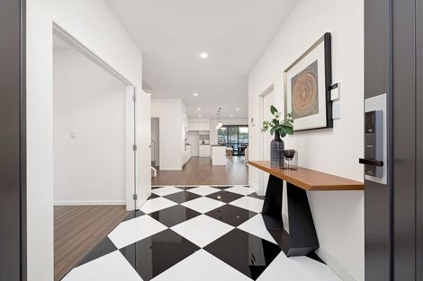 Photo of property in 32 Mcwhirters Farm Lane, Massey, Auckland, 0614