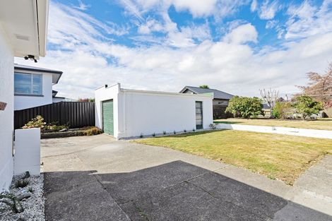 Photo of property in 35 Holloway Street, Waikiwi, Invercargill, 9810