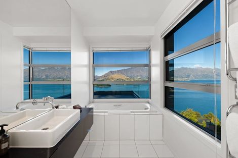 Photo of property in 6 Lordens Place, Fernhill, Queenstown, 9300