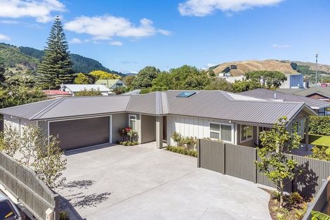 Photo of property in 29a Parata Street, Waikanae, 5036