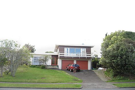 Photo of property in 108 Reeves Road, Pakuranga Heights, Auckland, 2010