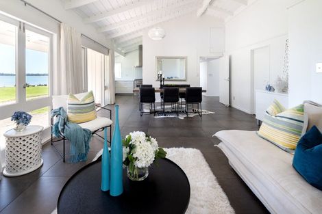 Photo of property in 339 Clifton Road, Whitford, Howick, 2571