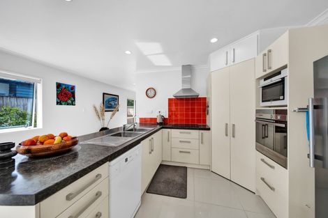 Photo of property in 24 Moulton Street, Moturoa, New Plymouth, 4310