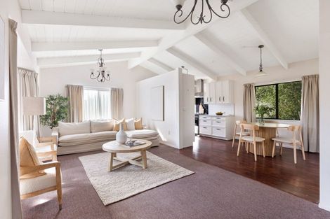 Photo of property in 38 Carlton Terrace, Westown, New Plymouth, 4310