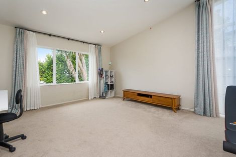 Photo of property in 90 Oakway Drive, Schnapper Rock, Auckland, 0632