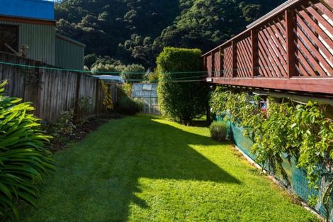 Photo of property in 19a Garden Terrace, Picton, 7220