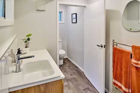 Photo of property in 98 Motuhara Road, Plimmerton, Porirua, 5026