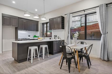 Photo of property in 1 Barrique Road, Kumeu, 0810