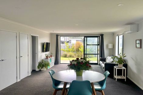 Photo of property in 17 Discovery Place, Marfell, New Plymouth, 4310