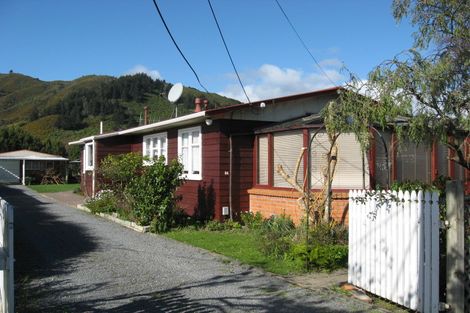 Photo of property in 30 Wellington Road, Wainuiomata, Lower Hutt, 5014