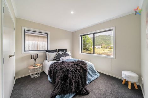 Photo of property in 67 Farmer Crescent, Taita, Lower Hutt, 5011