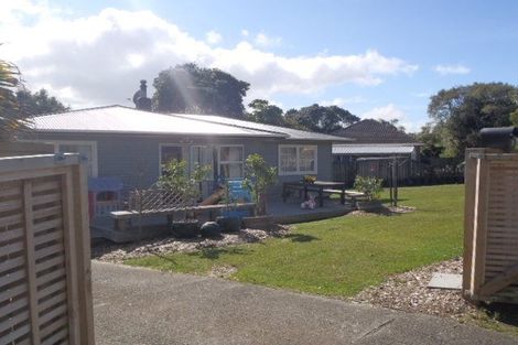 Photo of property in 4 Cajero Place, Green Bay, Auckland, 0604