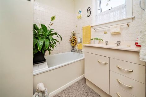 Photo of property in 22 Mcguire Street, Hawera, 4610