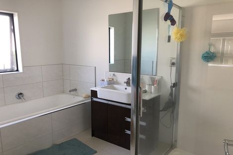 Photo of property in 14 Te Ironui Place, Huntington, Hamilton, 3210