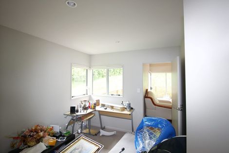 Photo of property in 37 Meadowcroft Grove, Johnsonville, Wellington, 6037