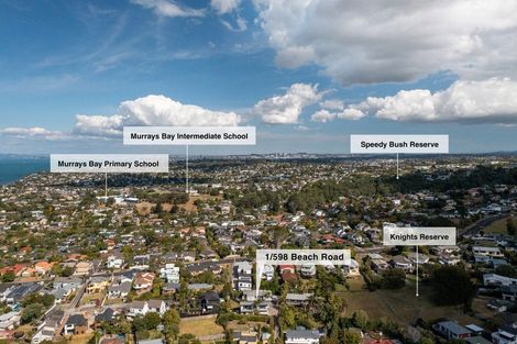 Photo of property in 1/598 Beach Road, Rothesay Bay, Auckland, 0630