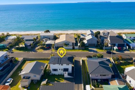 Photo of property in 22 Karewa Parade, Papamoa Beach, Papamoa, 3118