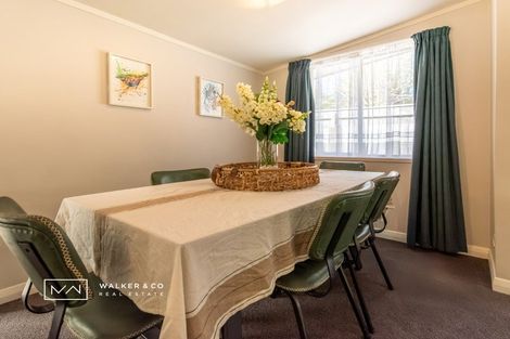 Photo of property in 5 Elmslie Road, Pinehaven, Upper Hutt, 5019