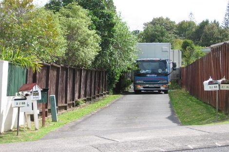 Photo of property in 2/84 Weatherly Road, Torbay, Auckland, 0630