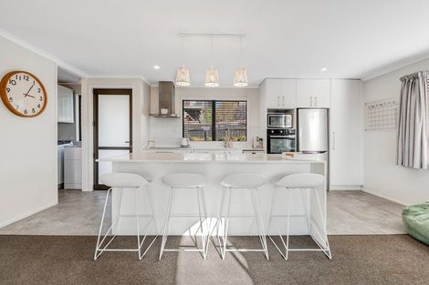 Photo of property in 3a Rishworth Avenue, Stanmore Bay, Whangaparaoa, 0932