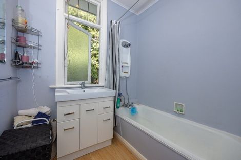 Photo of property in 32 Flora Dora Parade, Lake Hawea, Wanaka, 9382