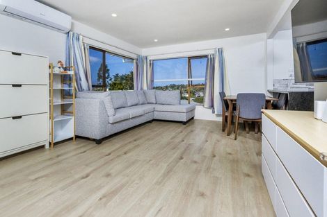 Photo of property in 2/92 Glamorgan Drive, Torbay, Auckland, 0630